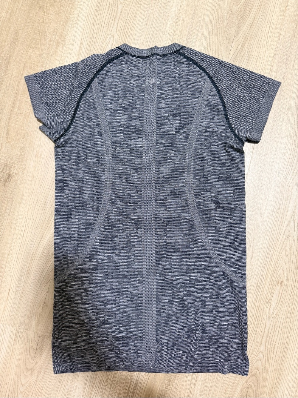 Lululemon Swiftly Tech Short Sleeve Crew Tee Size 8 Heathered